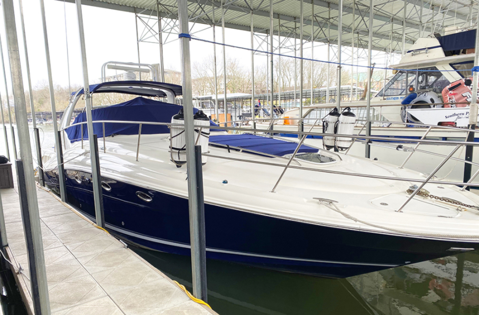 Sea Ray 420 Sundancer — THE AMBER LEIGH
