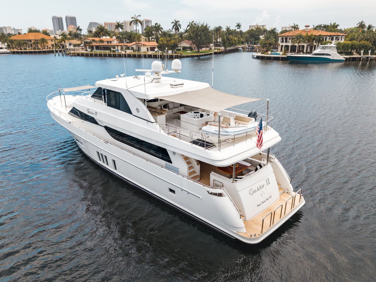 Ocean Alexander 90 SKY LOUNGE Yacht For Sale