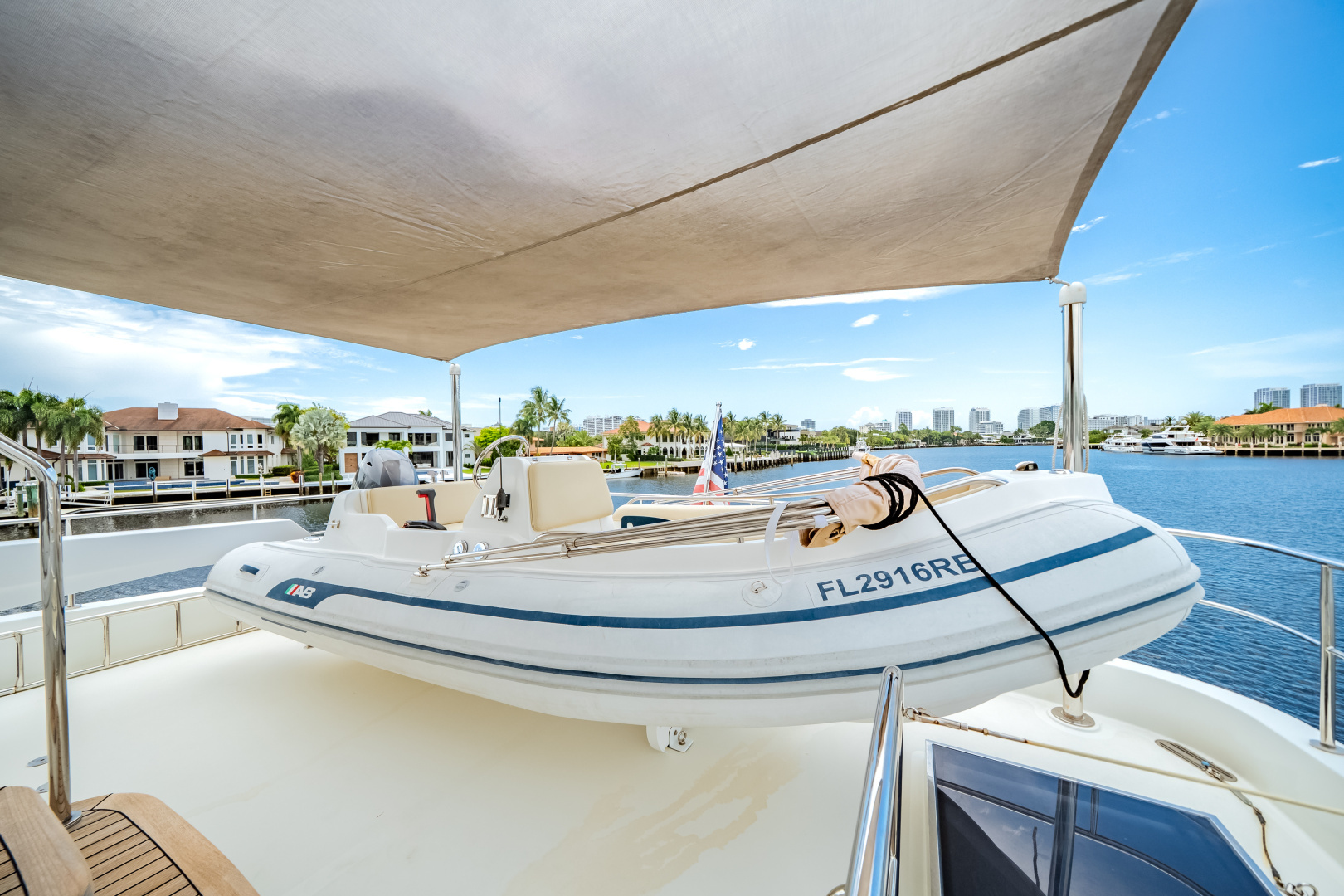 Ocean Alexander 90 SKY LOUNGE Yacht For Sale