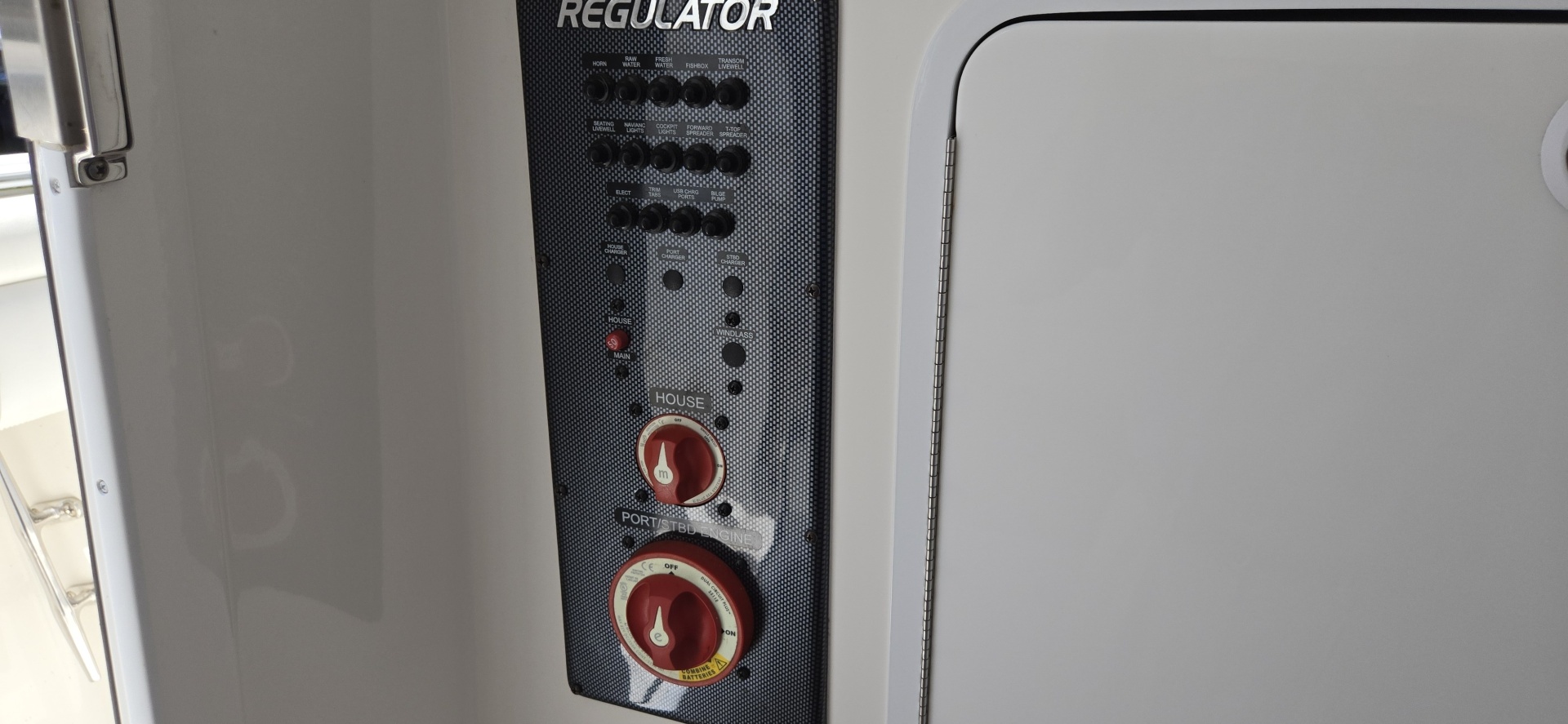 2018 Regulator 28 FS