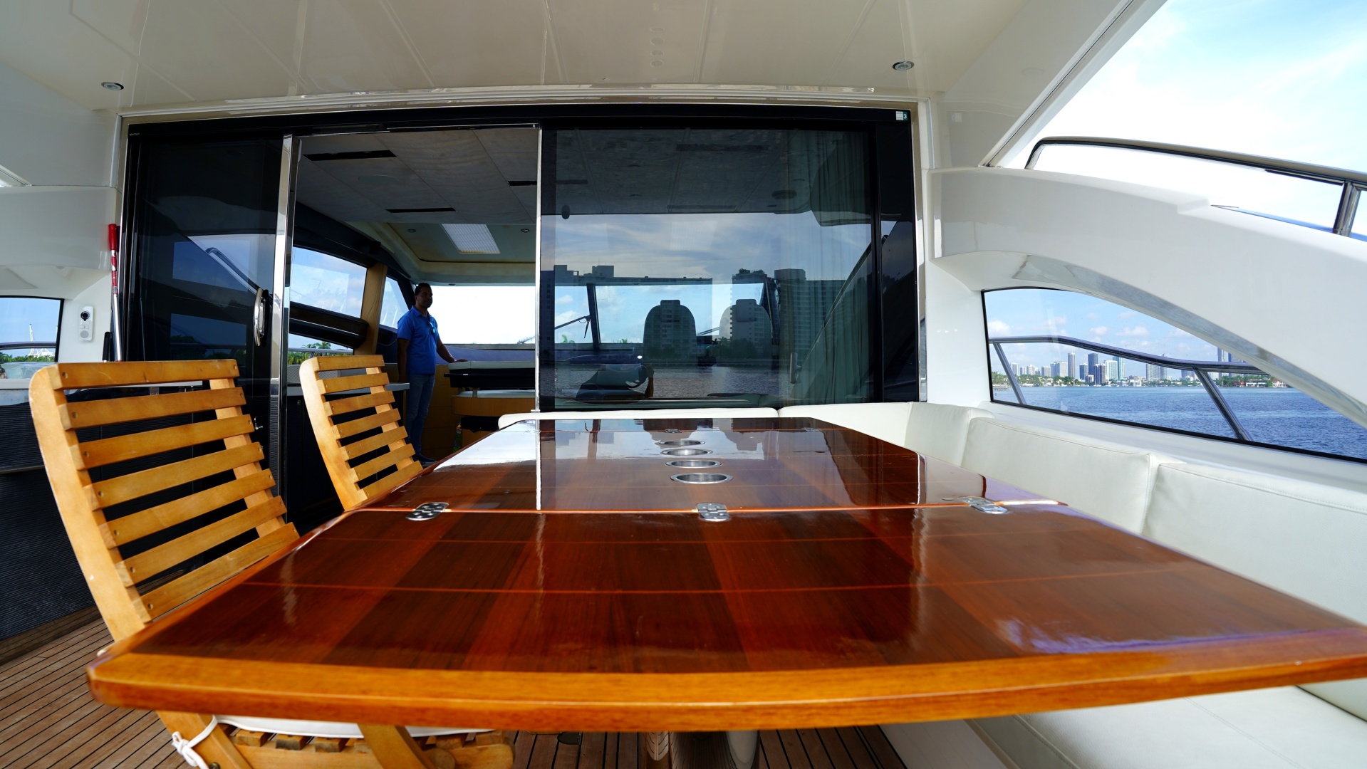 2013 Princess V72