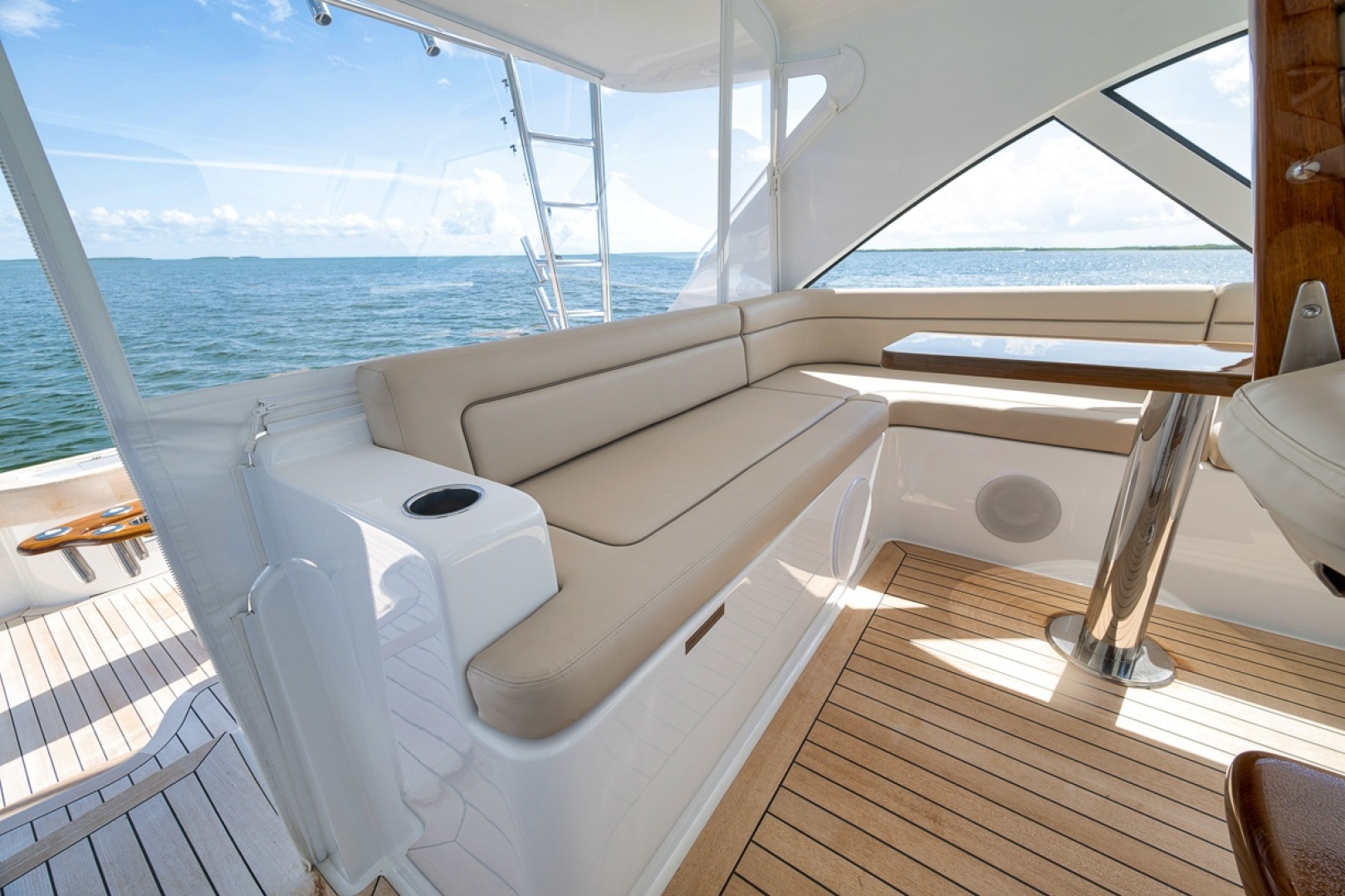 Hatteras GT45X Yacht For Sale