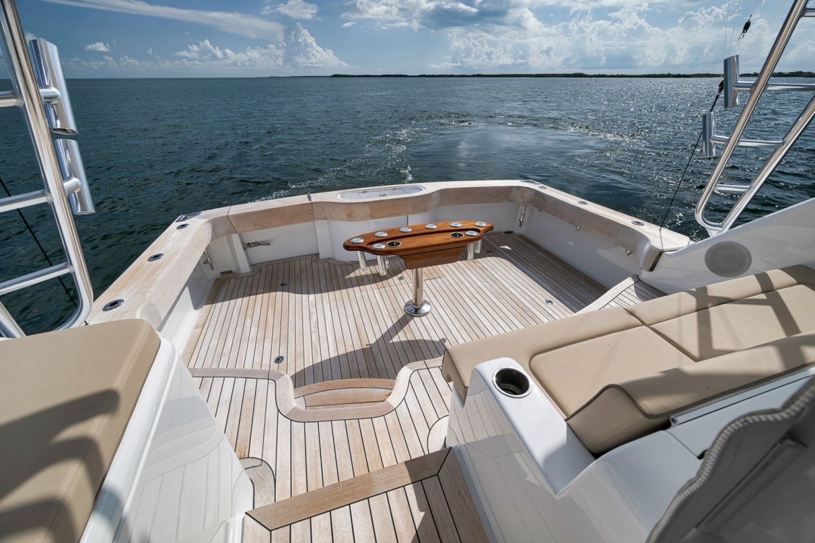 Hatteras GT45X Yacht For Sale
