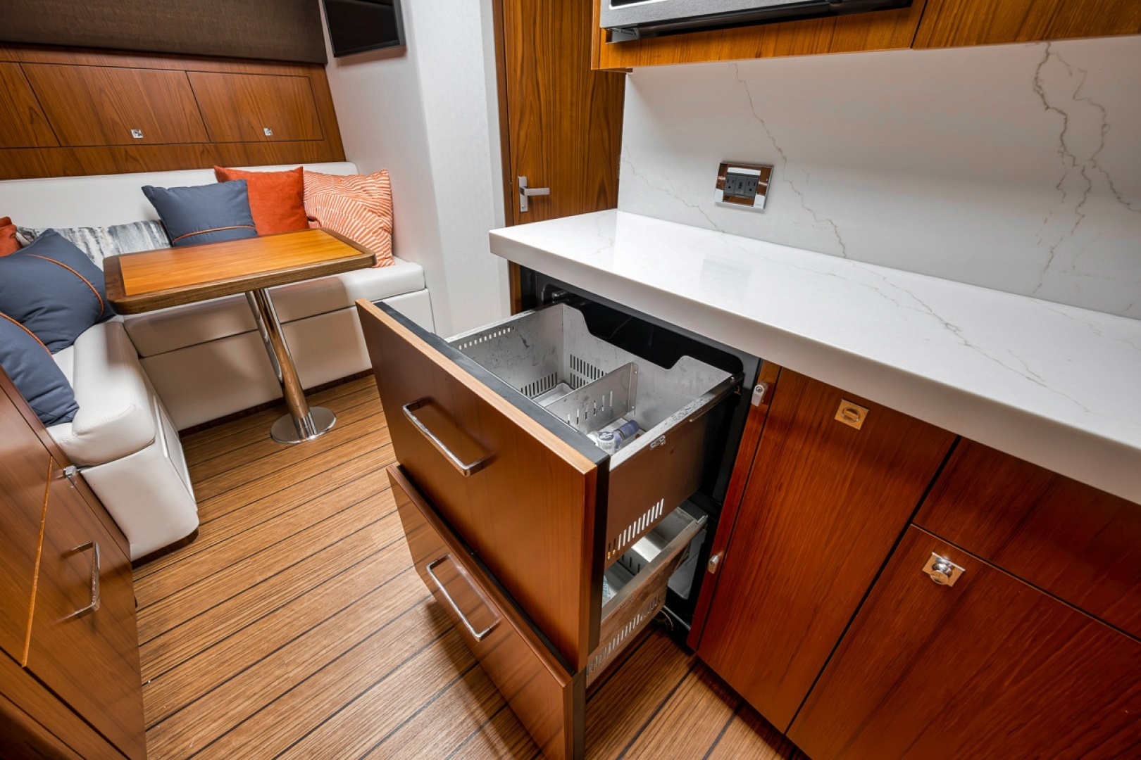 Hatteras GT45X Yacht For Sale