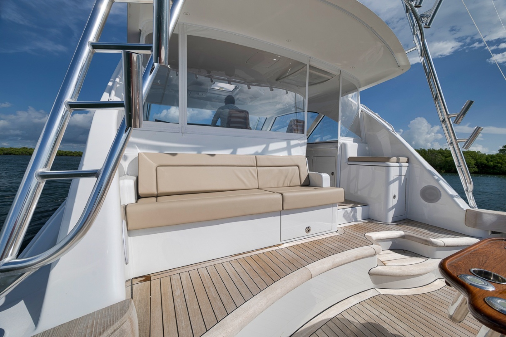 Hatteras GT45X Yacht For Sale