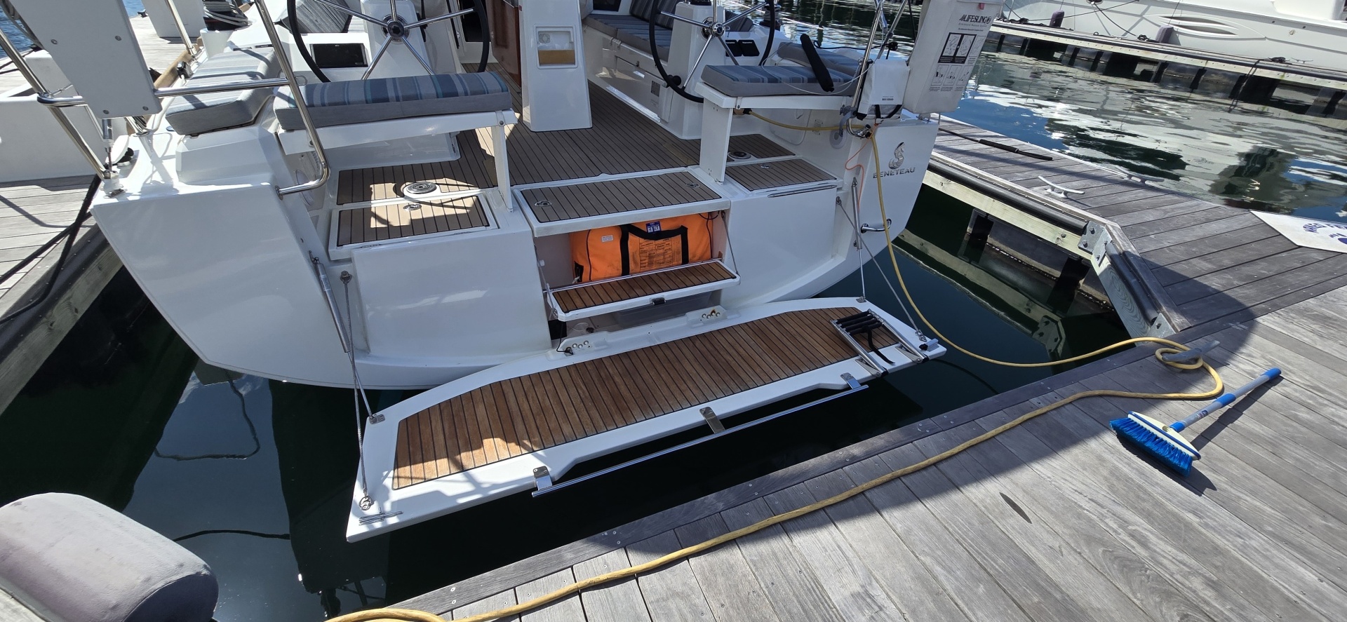 SUMMERPLACE 38ft Beneteau Yacht For Sale