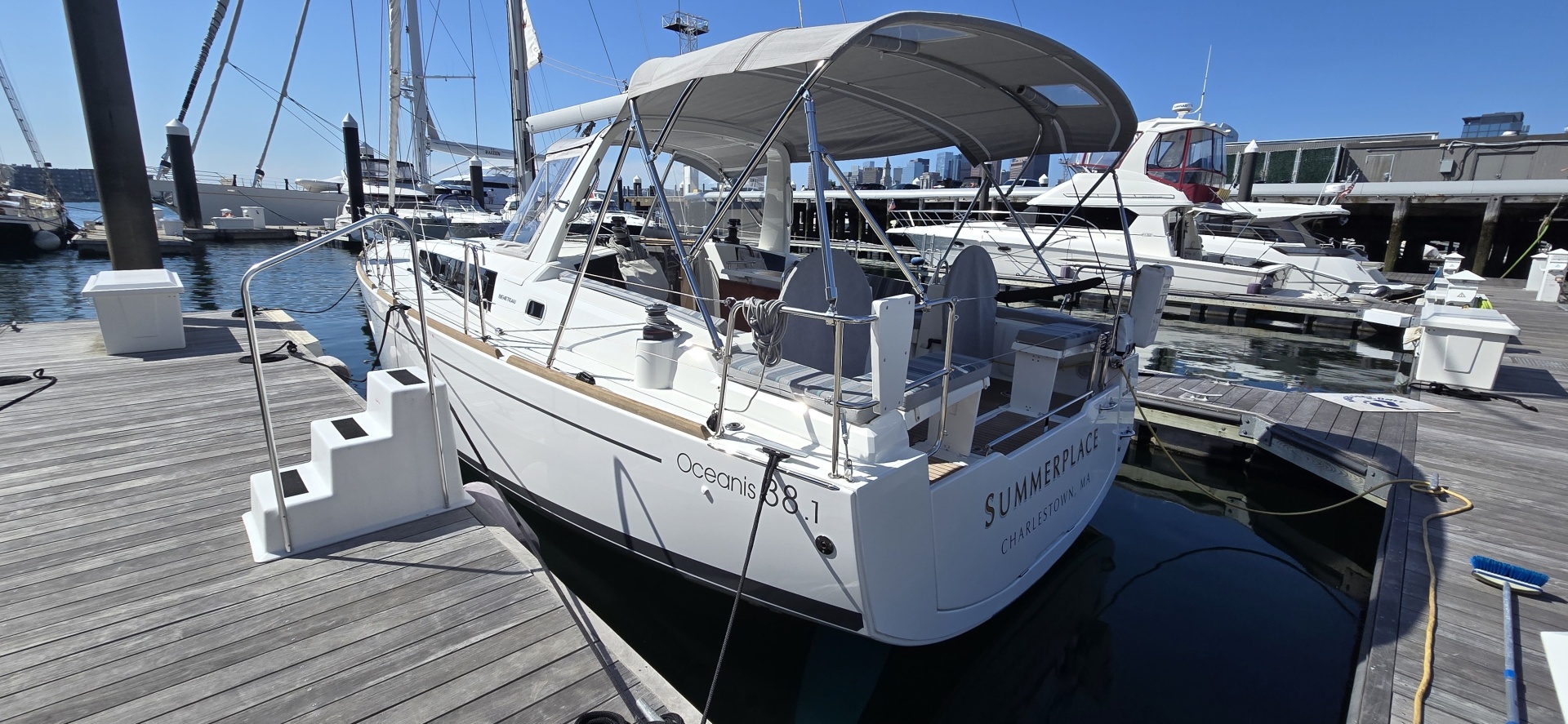 SUMMERPLACE 38ft Beneteau Yacht For Sale