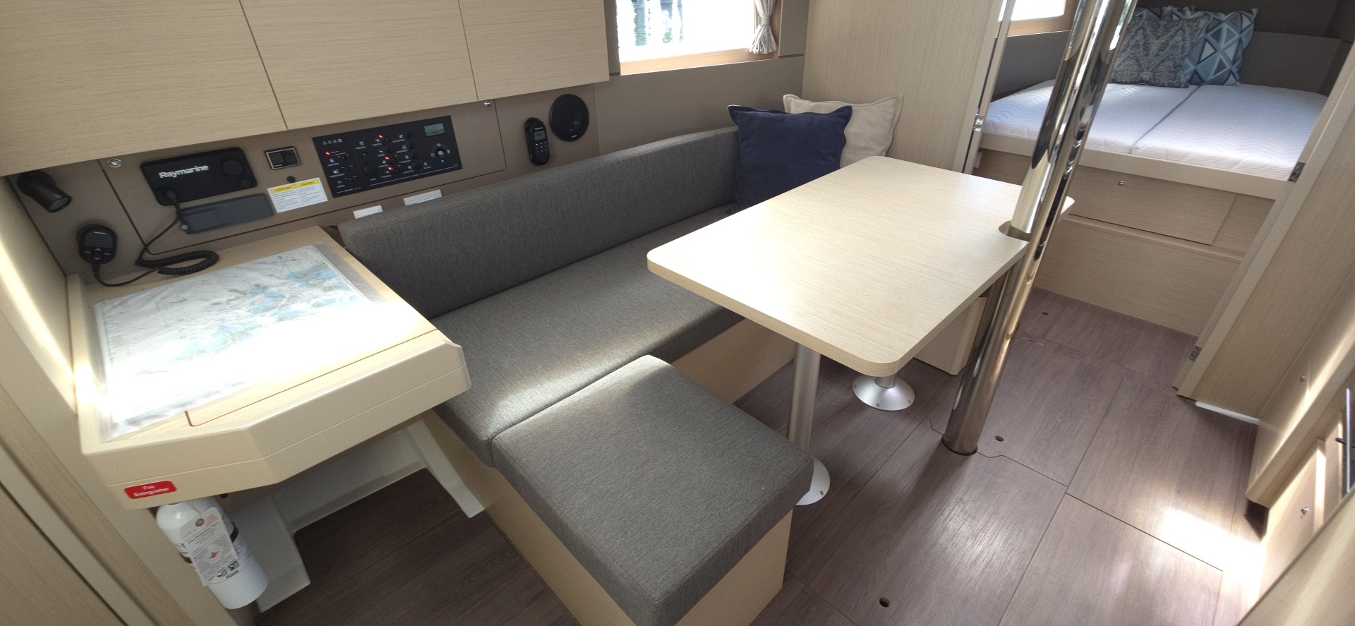 SUMMERPLACE 38ft Beneteau Yacht For Sale
