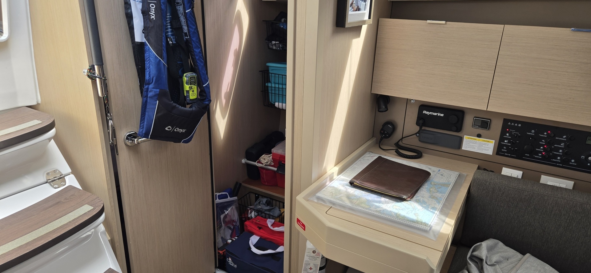 SUMMERPLACE 38ft Beneteau Yacht For Sale