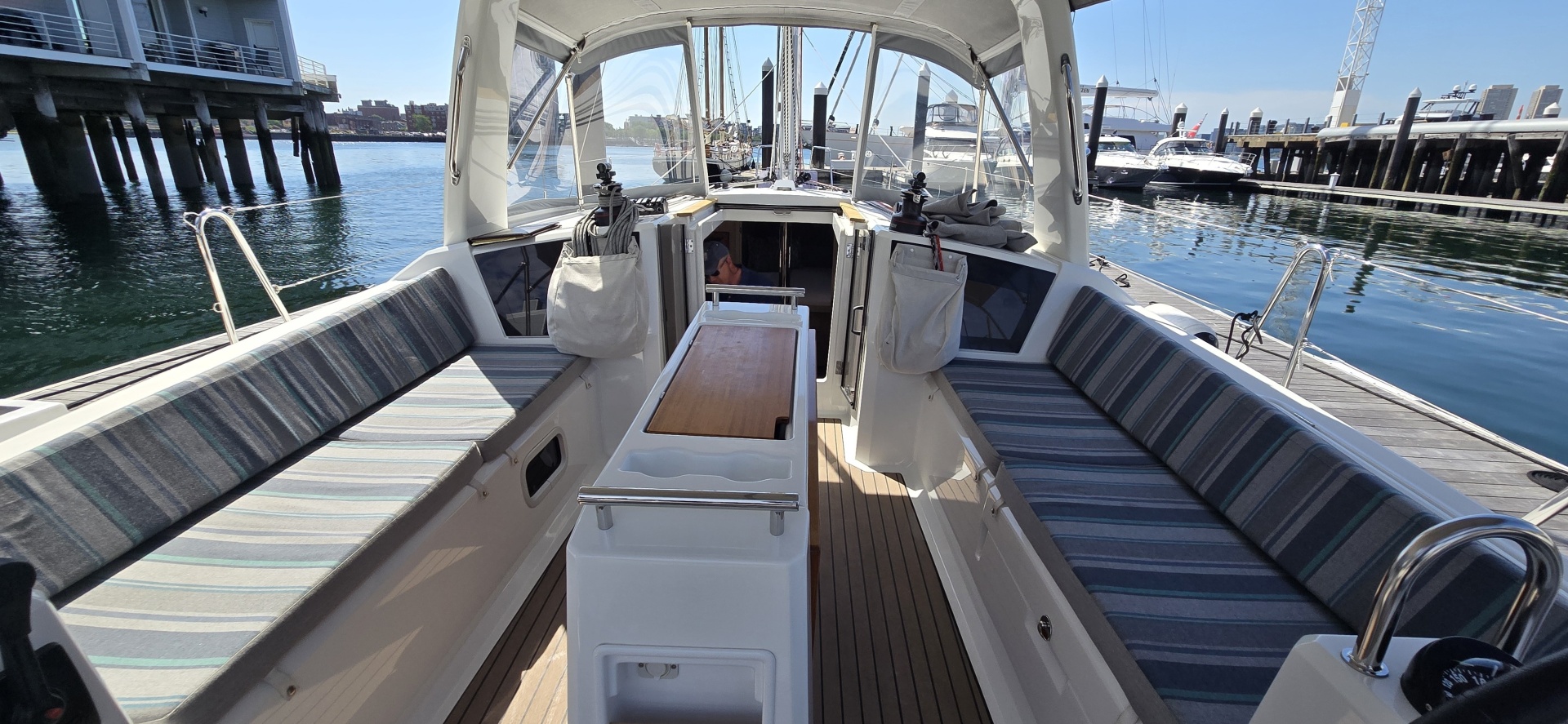 SUMMERPLACE 38ft Beneteau Yacht For Sale