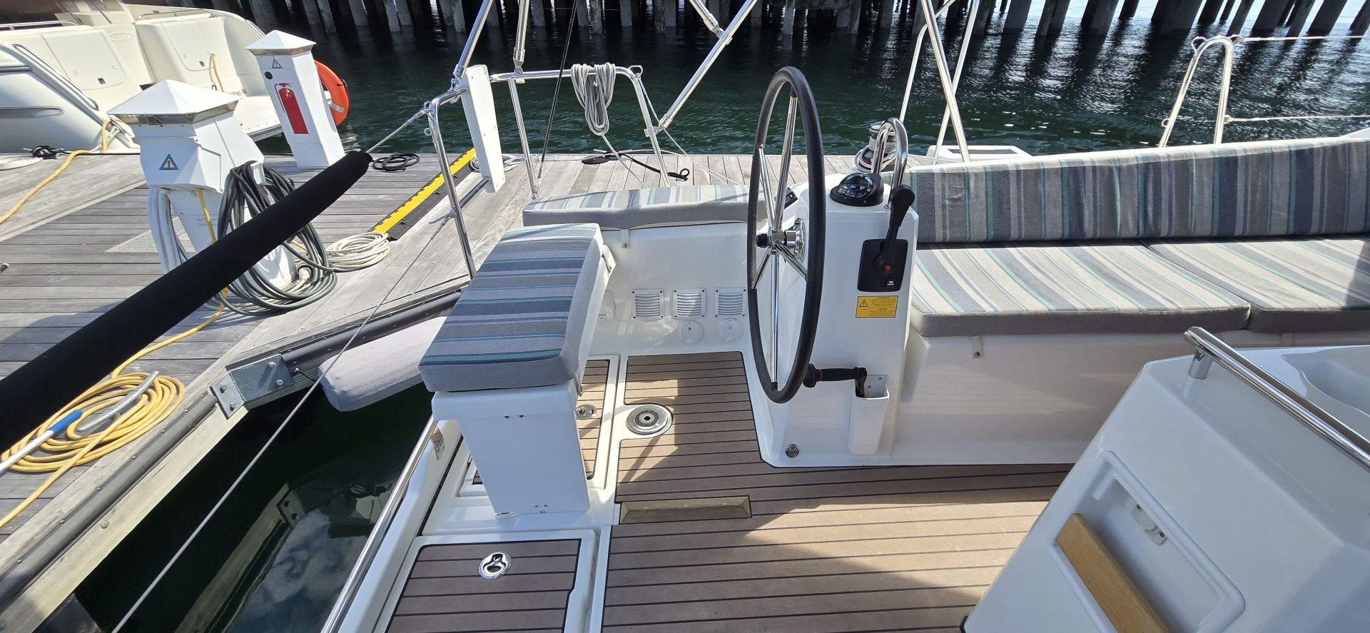 SUMMERPLACE 38ft Beneteau Yacht For Sale
