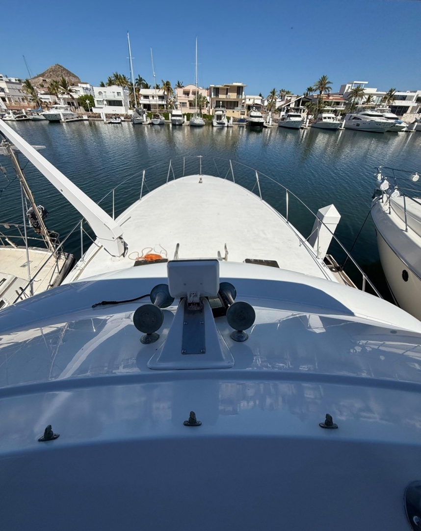 Hatteras 53 Convertible — KNOCK ON WOOD - Photo 14