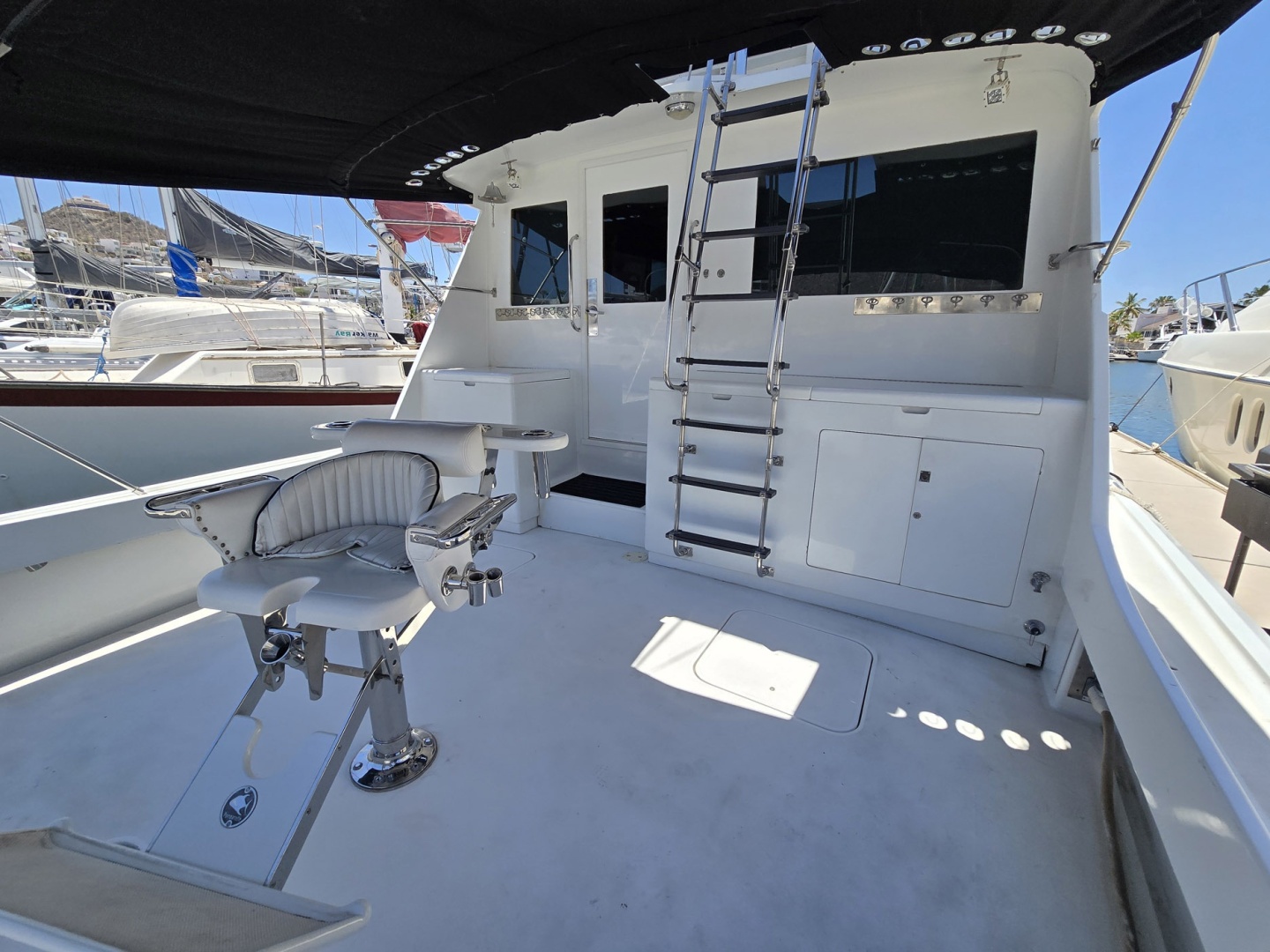 Hatteras 53 Convertible — KNOCK ON WOOD - Photo 5