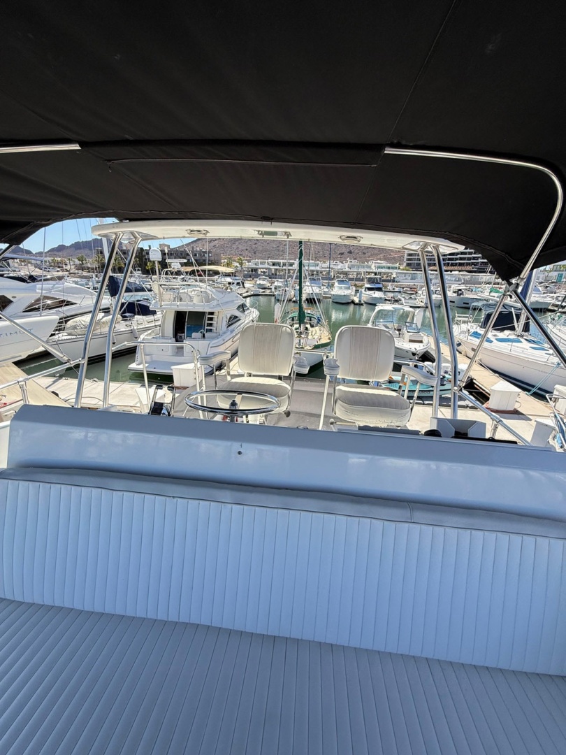 Hatteras 53 Convertible — KNOCK ON WOOD - Photo 15