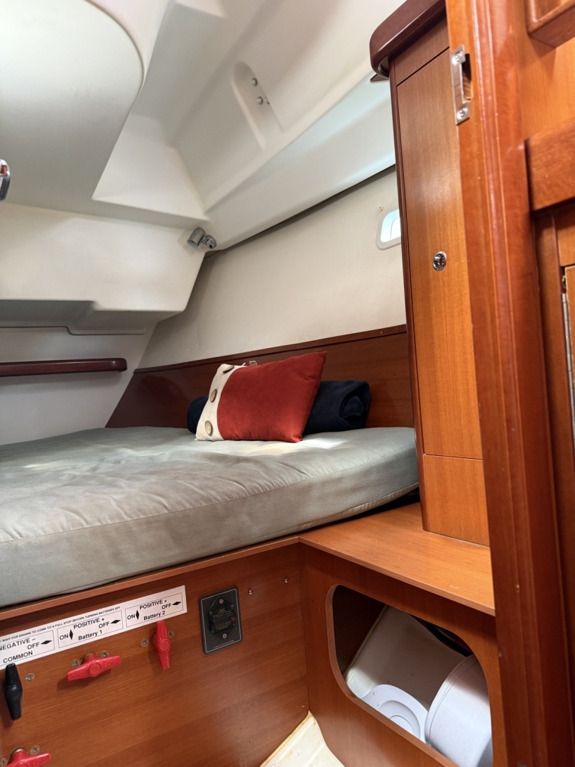 Lone Spar 36ft Beneteau Yacht For Sale