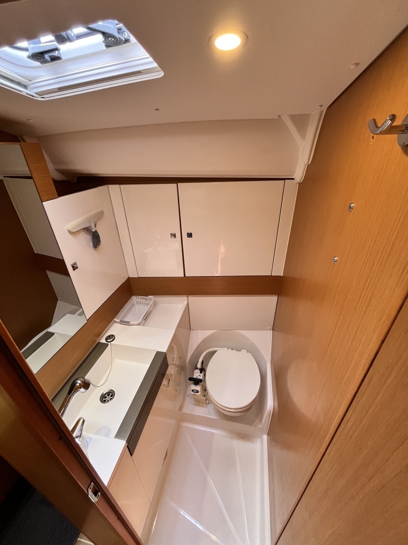Jeanneau 41 DS Yacht For Sale