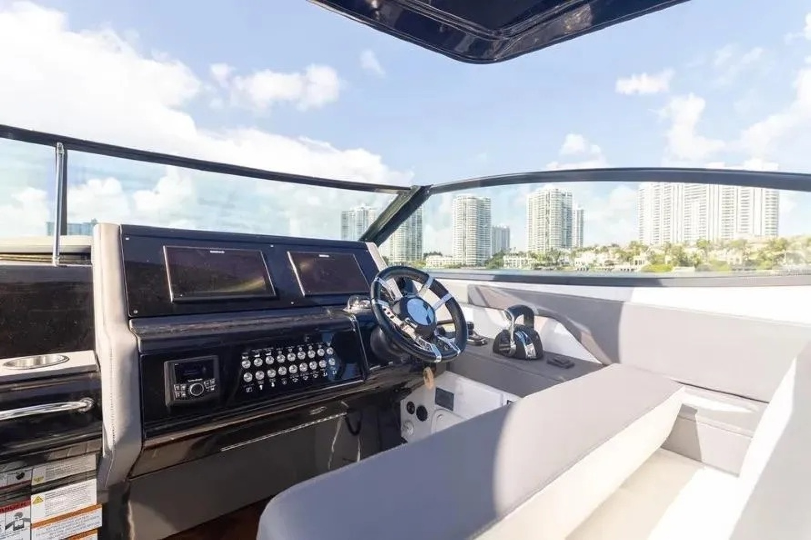 Cruisers Yachts - Photo 17