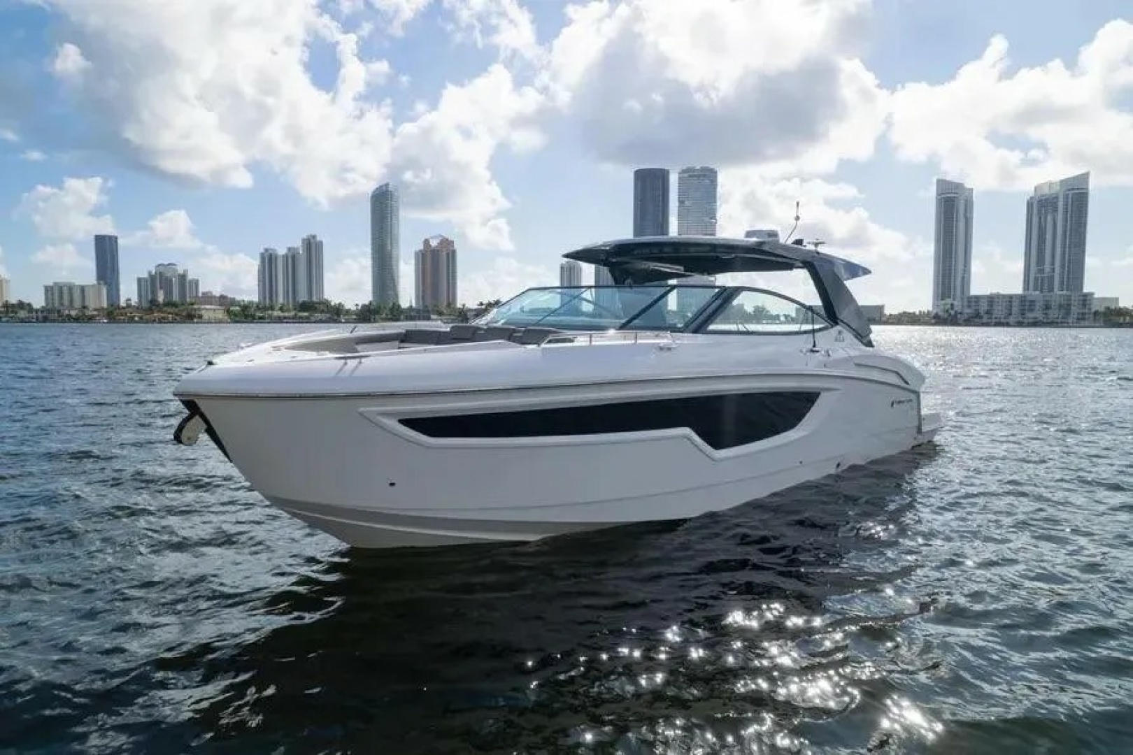 2021 Cruisers Yachts 