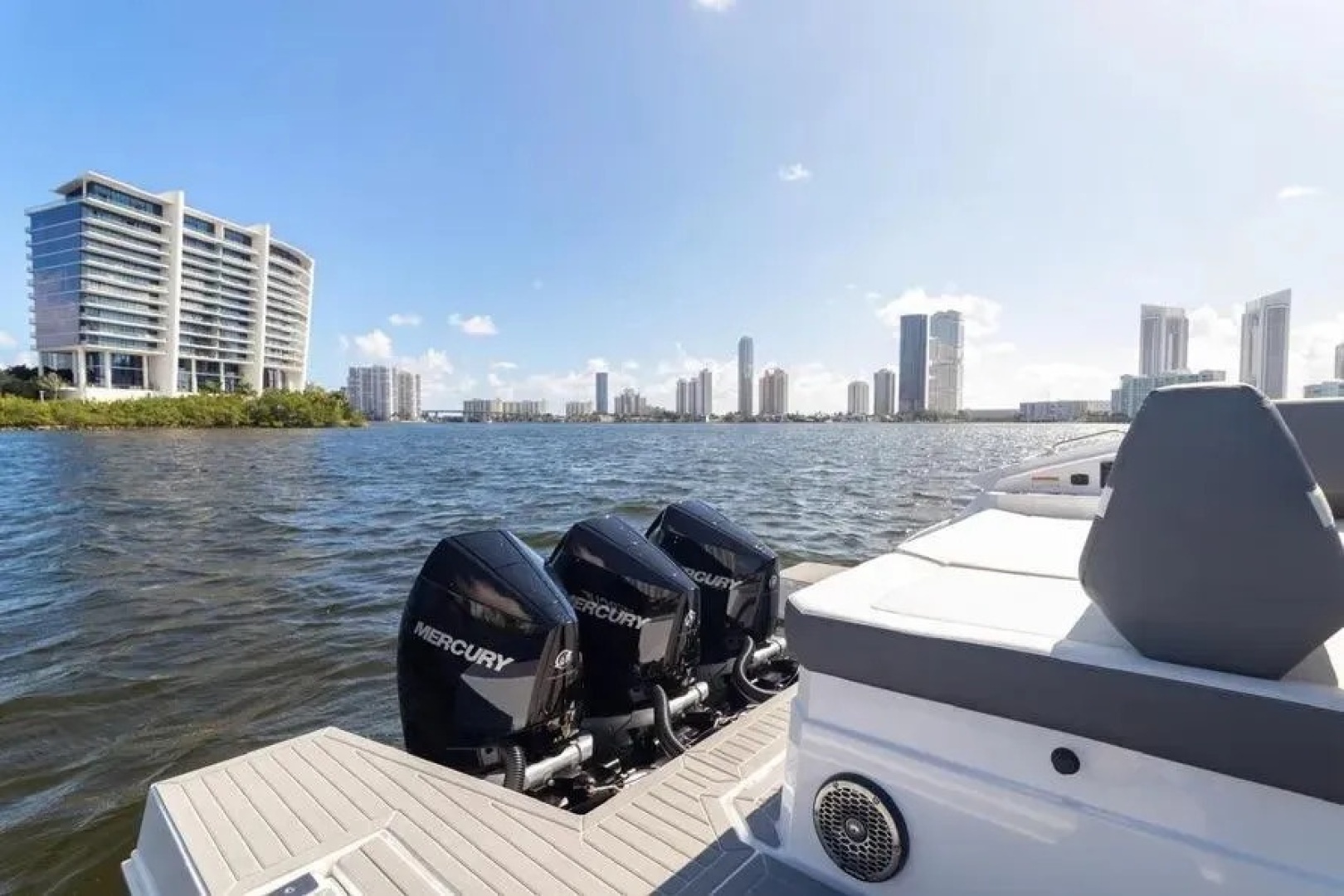 Cruisers Yachts  Yacht For Sale