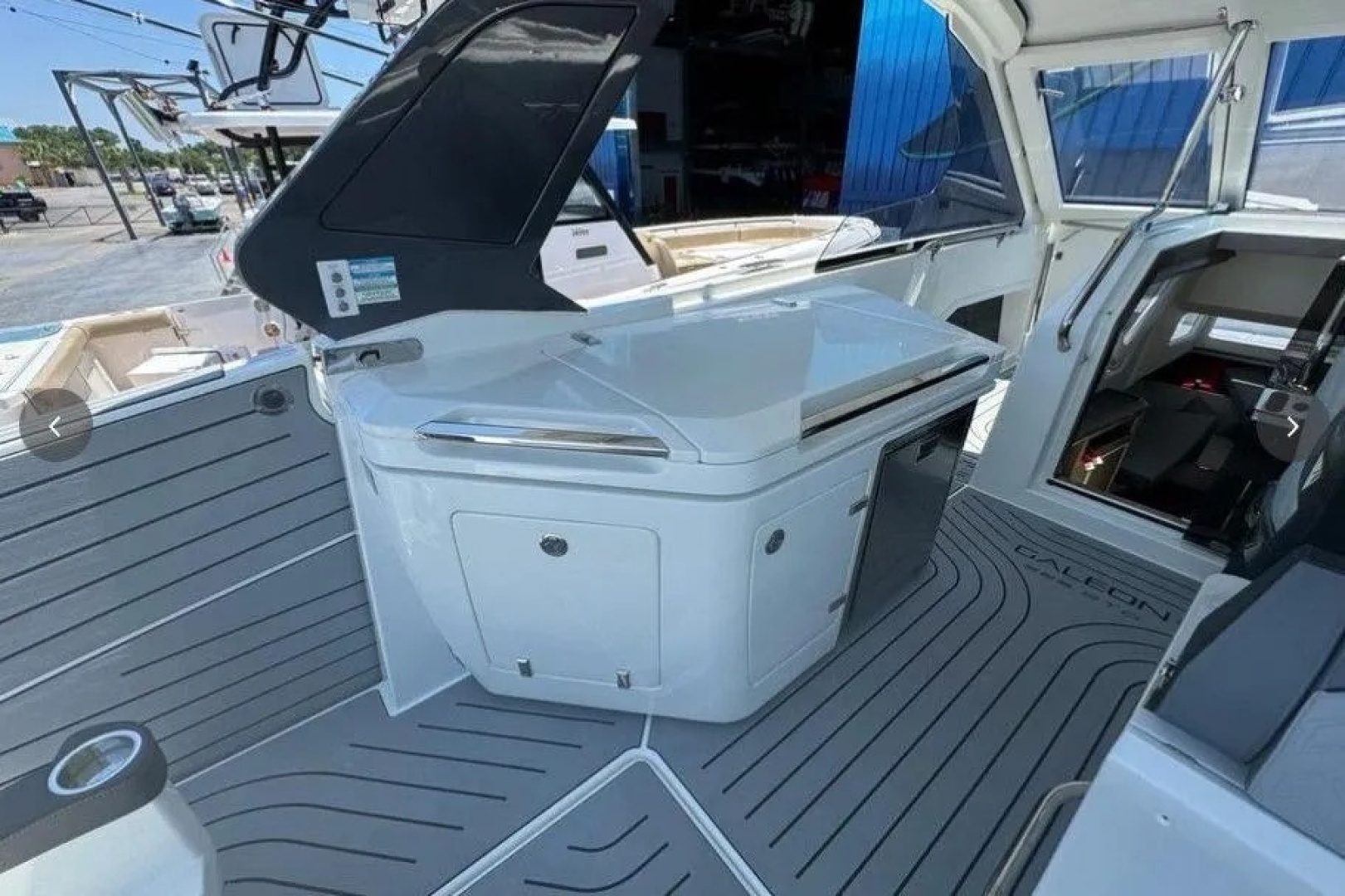 2022 Galeon 