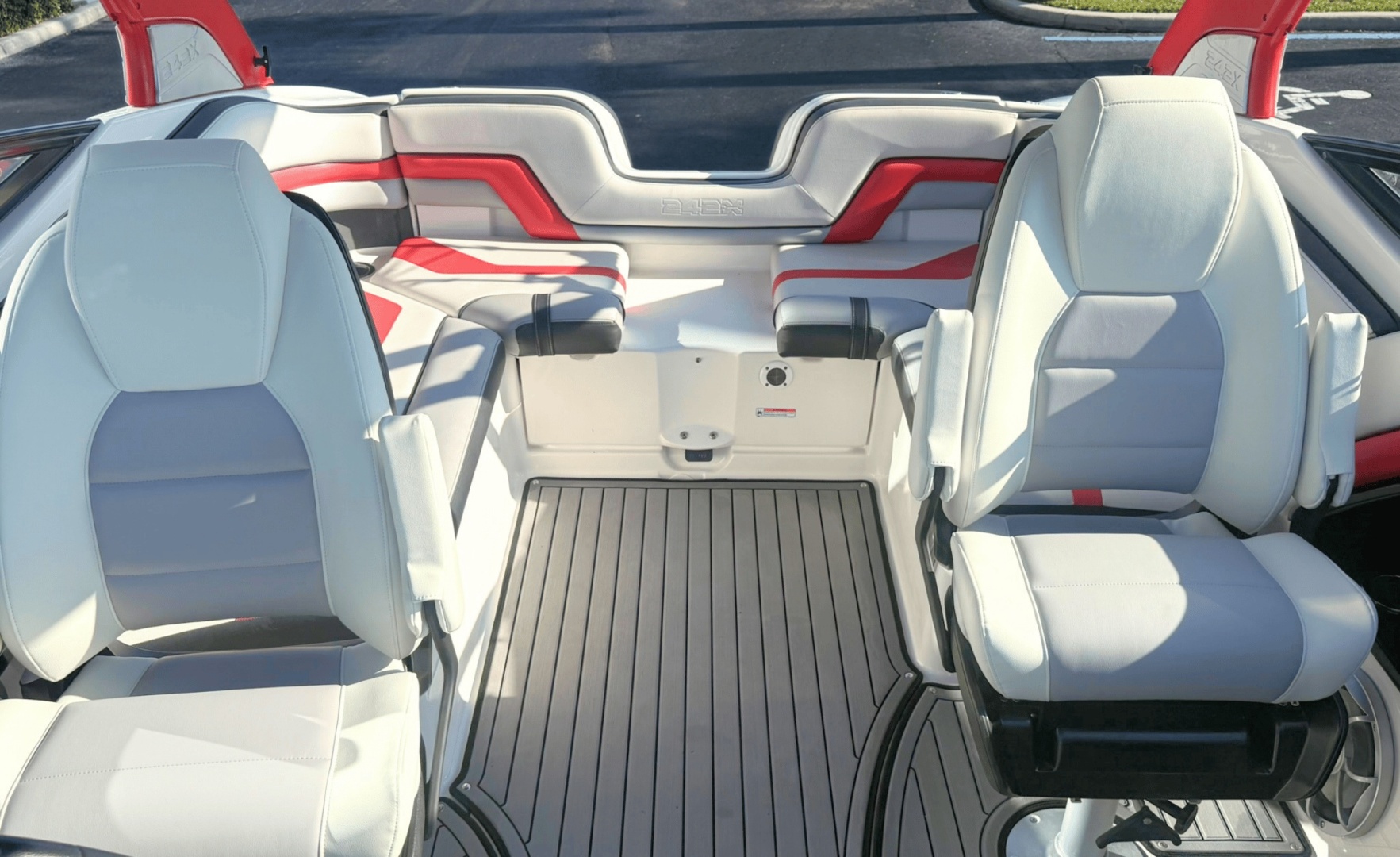 Yamaha Boats 242X - Photo 24