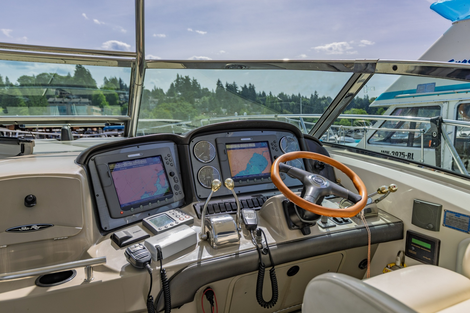 Sea Ray Sundancer — LOLA - Photo 16