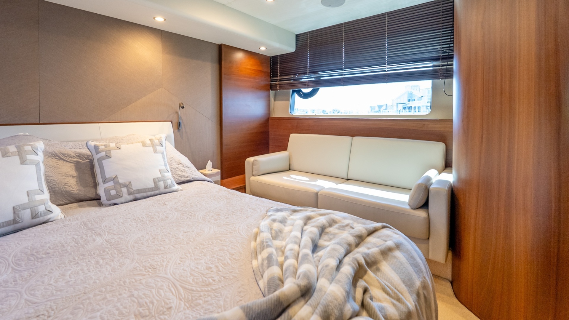 Princess F52 Yacht For Sale