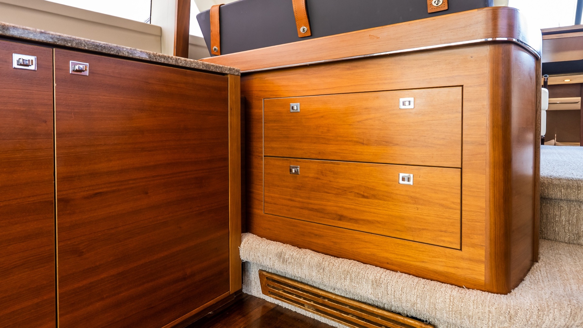 Princess F52 — DEBT SETTER - Photo 45