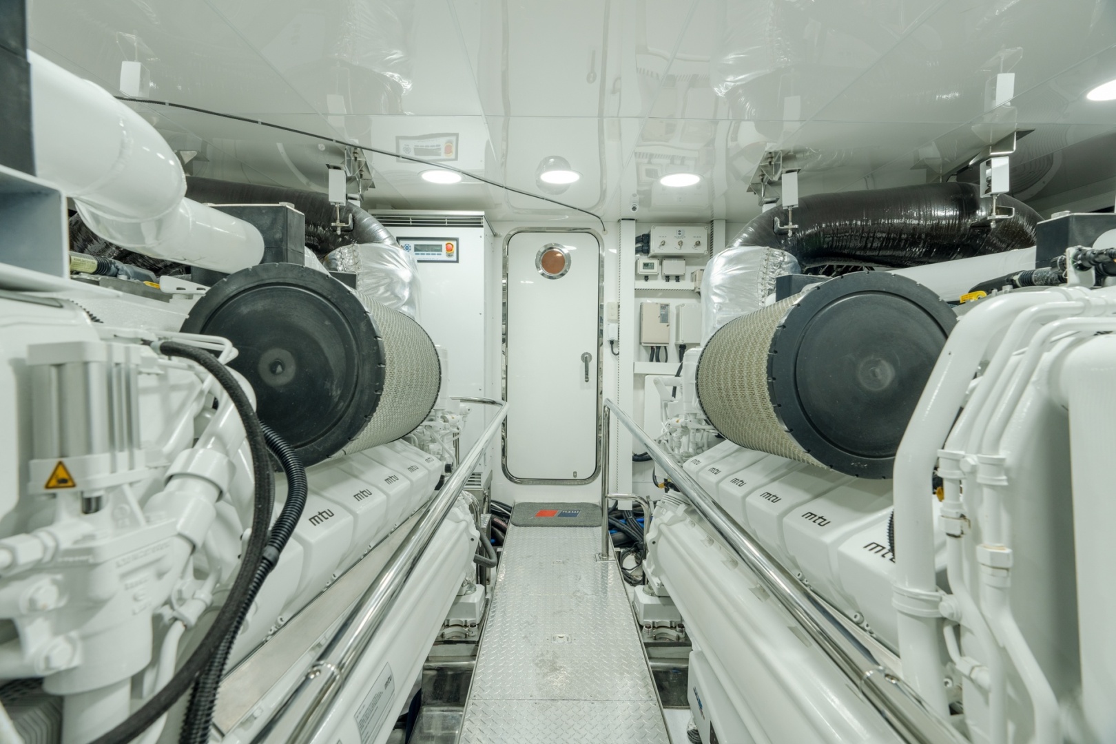 Ocean Alexander 100 Motoryacht — ZEPHYR - Photo 84