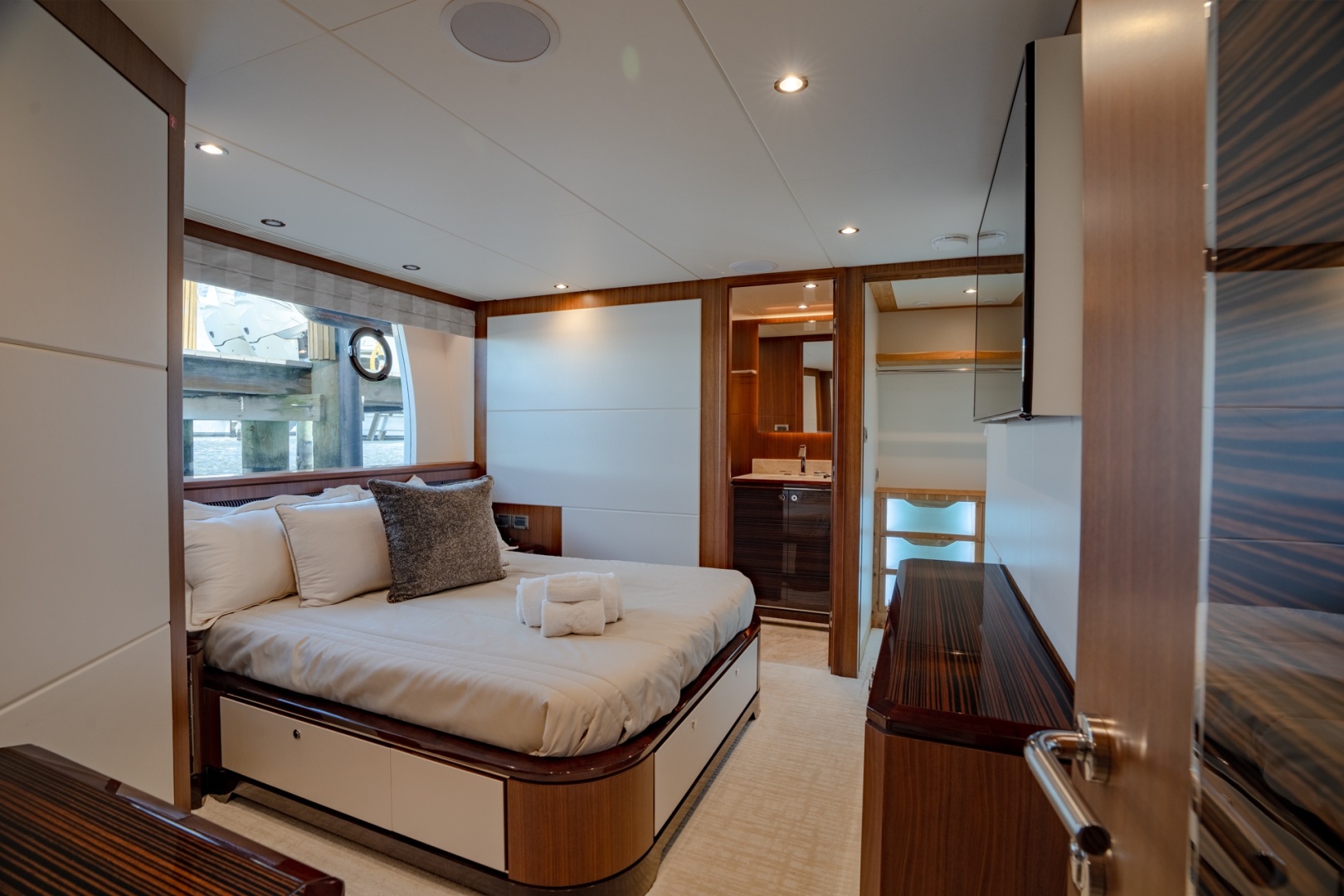 Ocean Alexander 100 Motoryacht — ZEPHYR - Photo 38