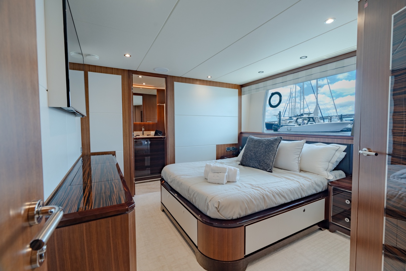 Ocean Alexander 100 Motoryacht — ZEPHYR - Photo 42