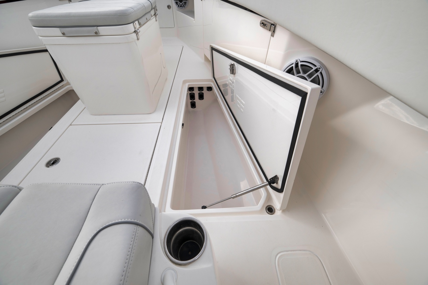 SeaVee 370Z Yacht For Sale