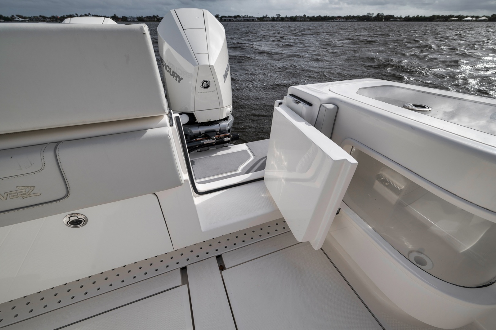 SeaVee 370Z Yacht For Sale