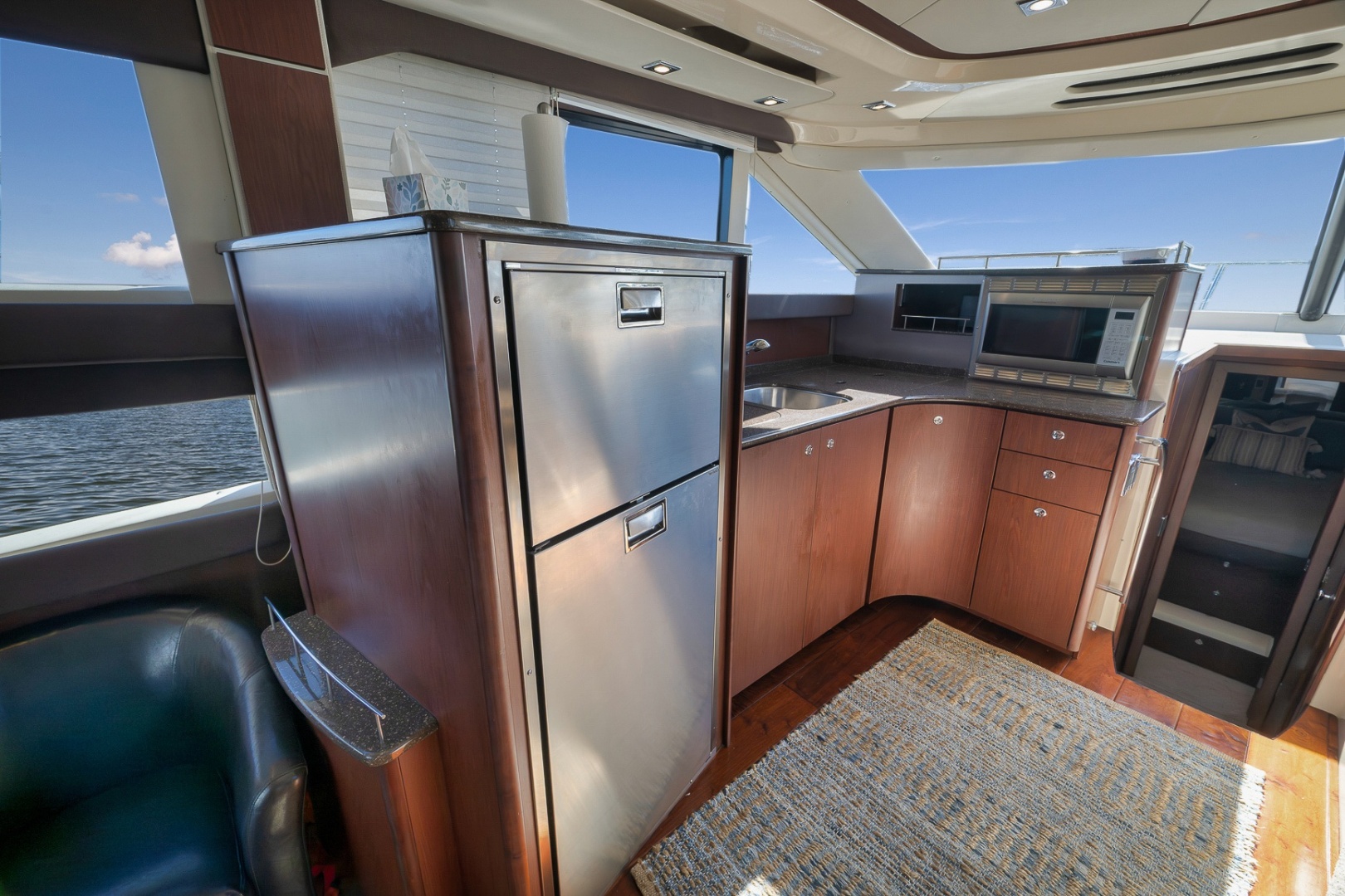 Meridian 441 Sedan - Photo 56
