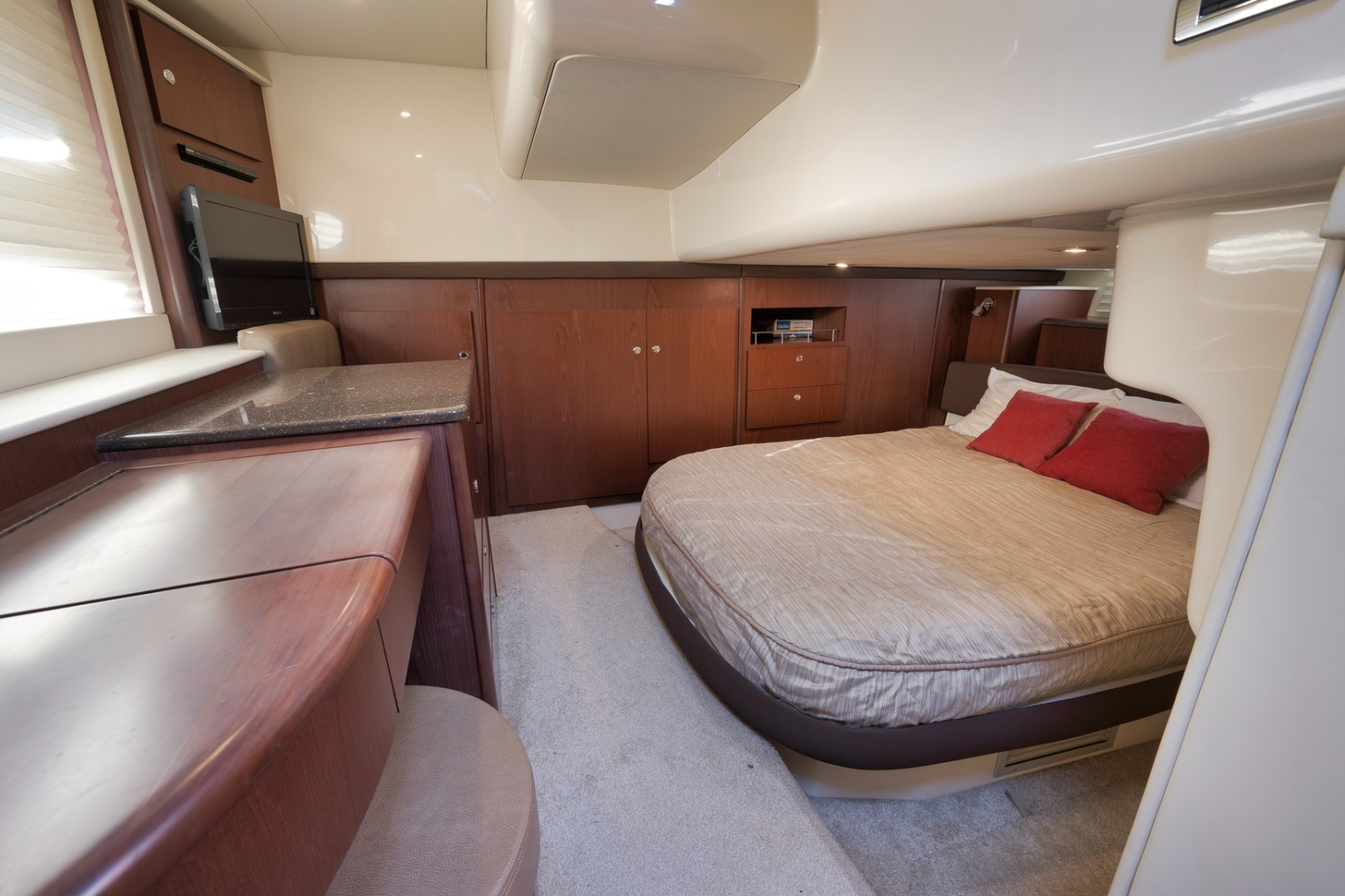 2012 Meridian 441 Sedan