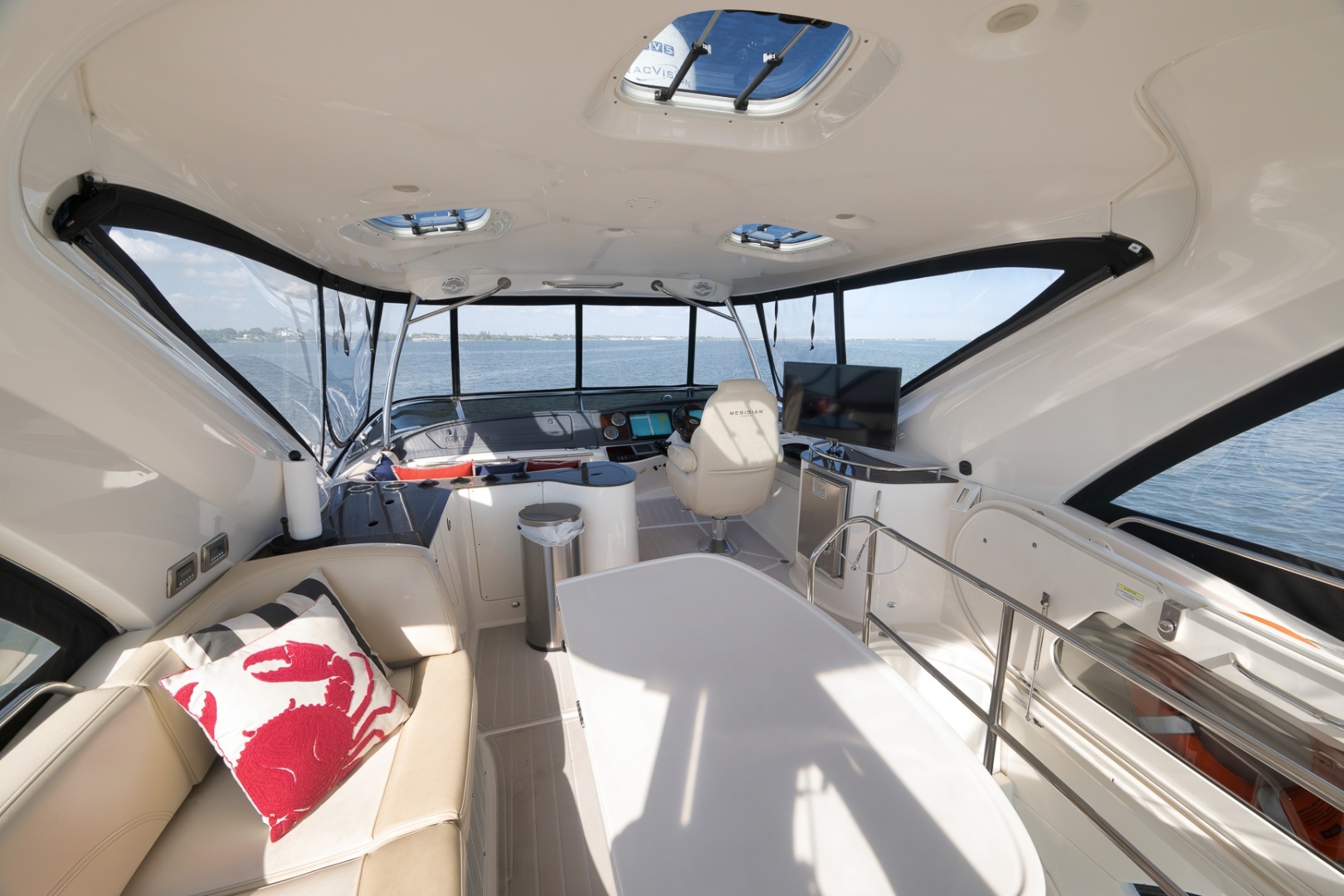 Meridian 441 Sedan - Photo 53