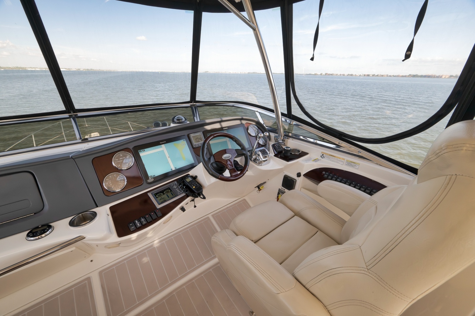 Meridian 441 Sedan - Photo 47