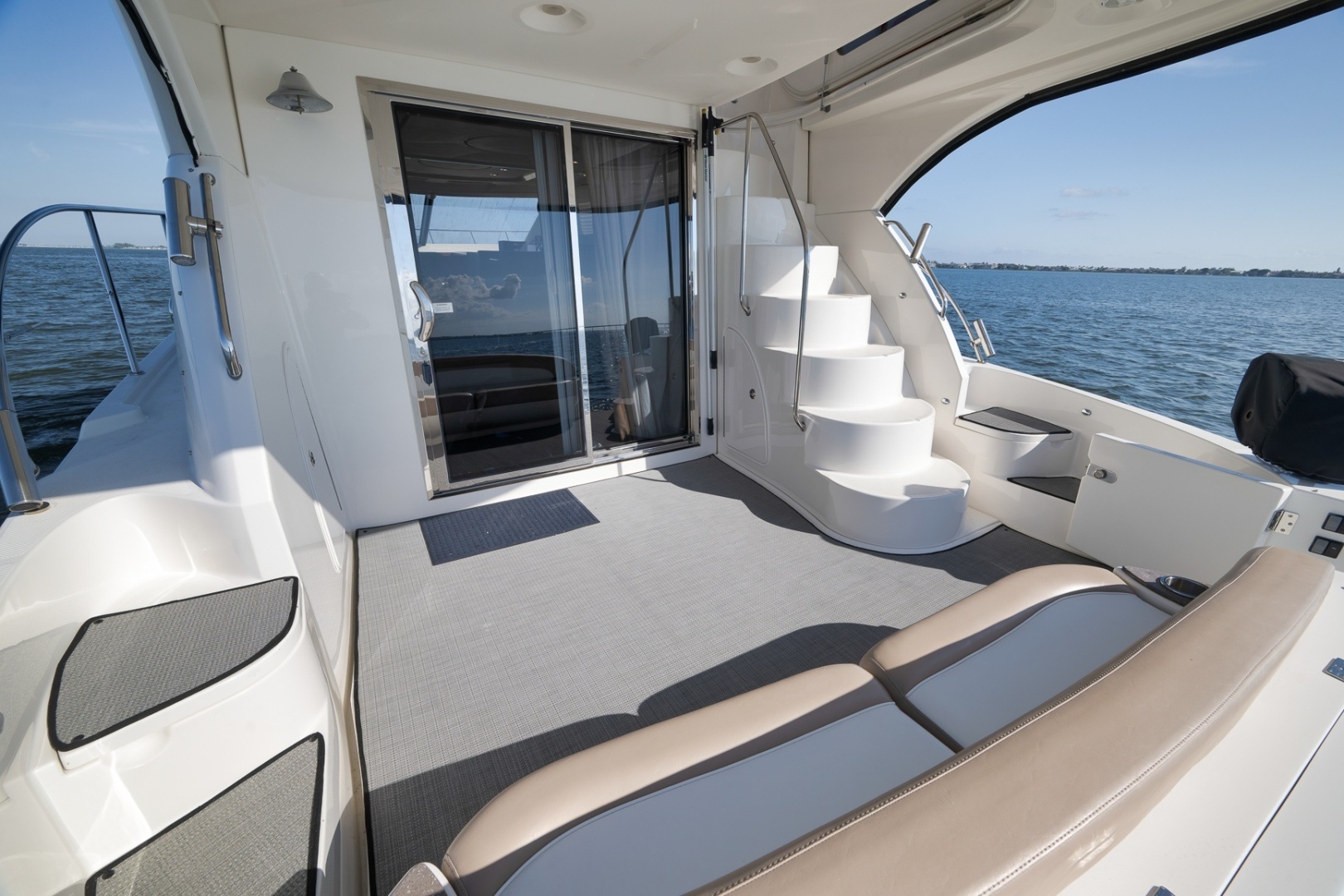 Meridian 441 Sedan Yacht For Sale