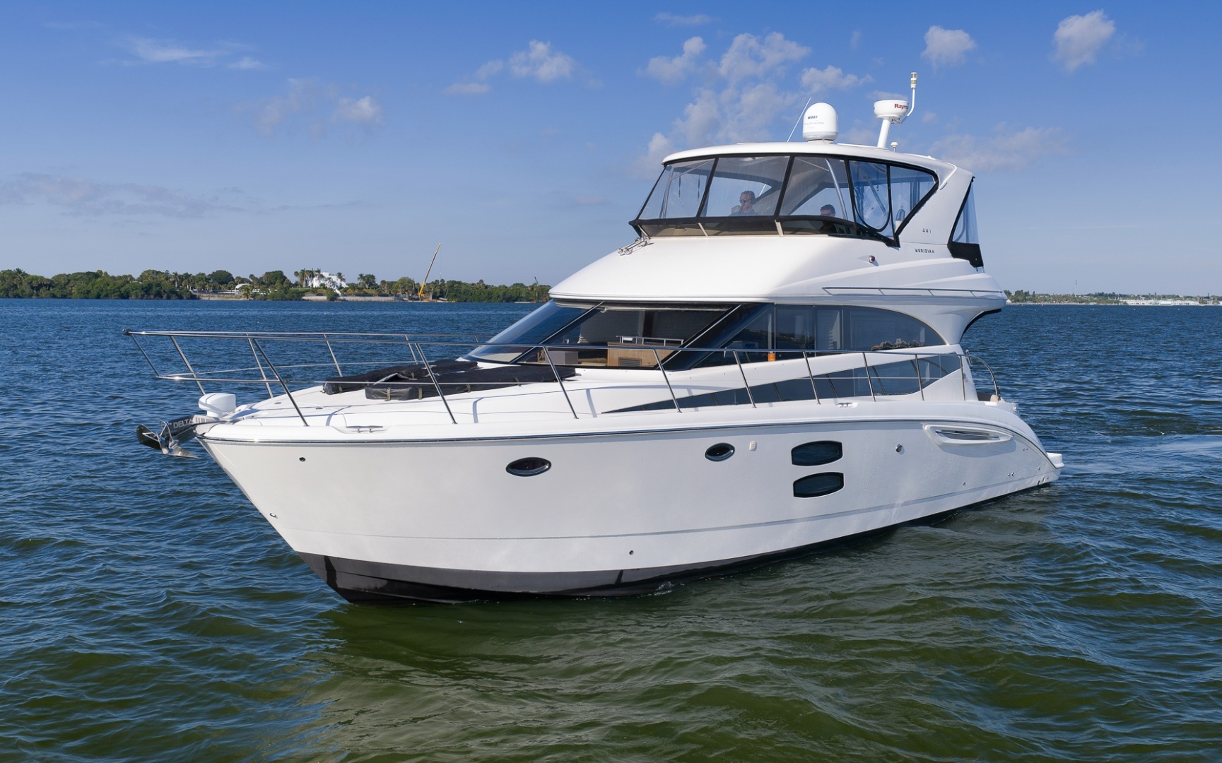 Meridian 441 Sedan - Photo 2