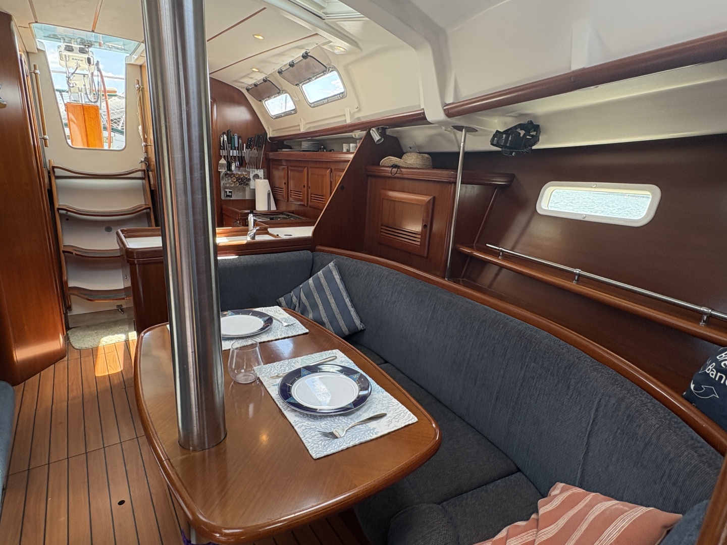 2006 Beneteau 373