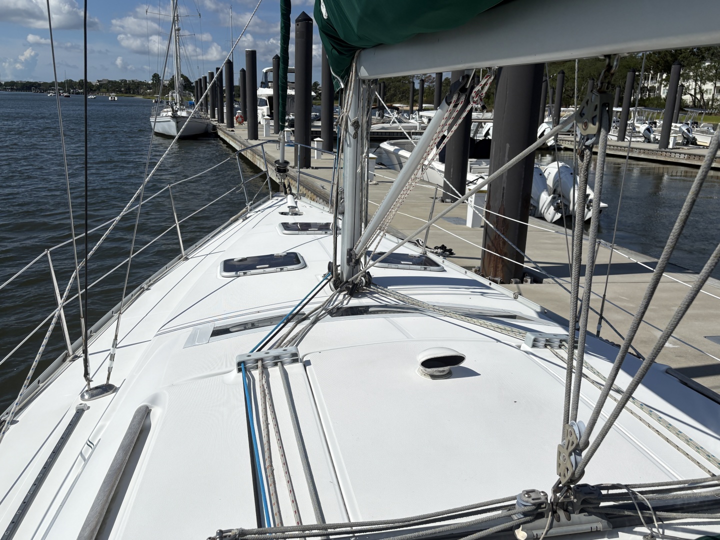 2006 Beneteau 373