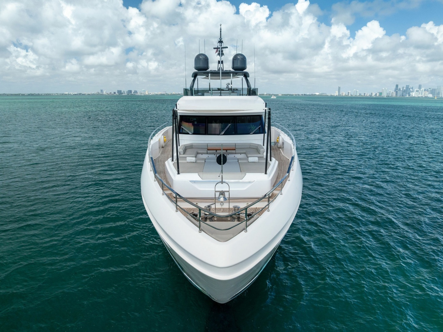 2023 Custom Line 33 Navetta