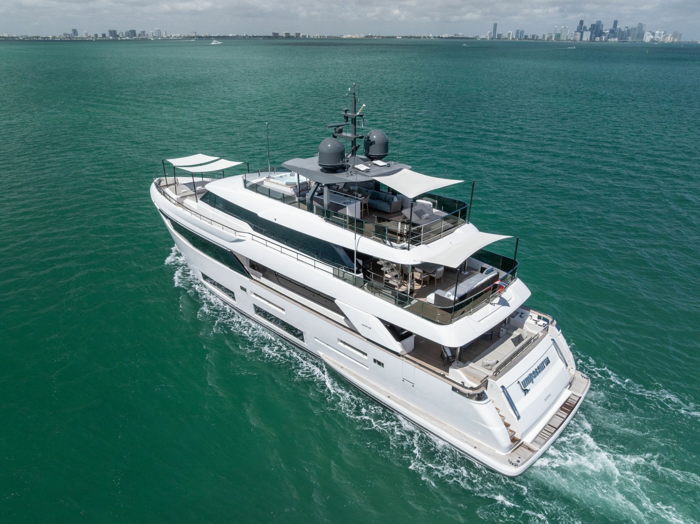 Custom Line 33 Navetta — LUMPASAURUS - Photo 8