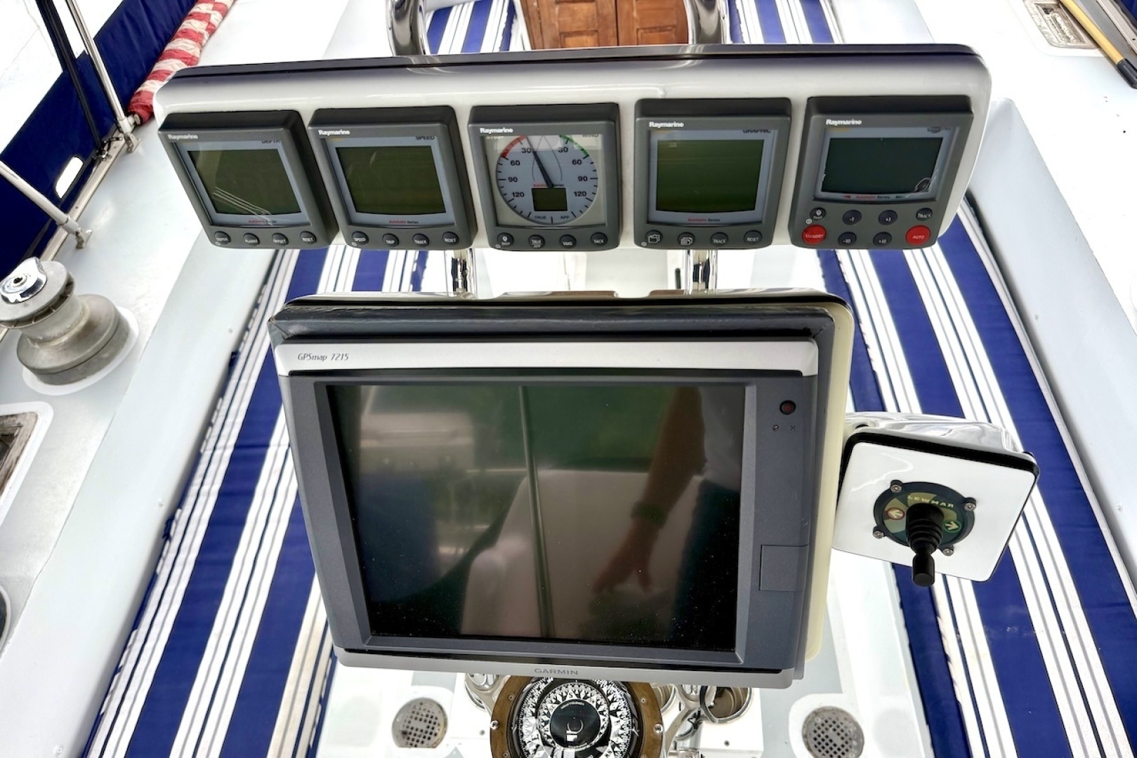 Bruce Roberts 64 — Kraken - Photo 30