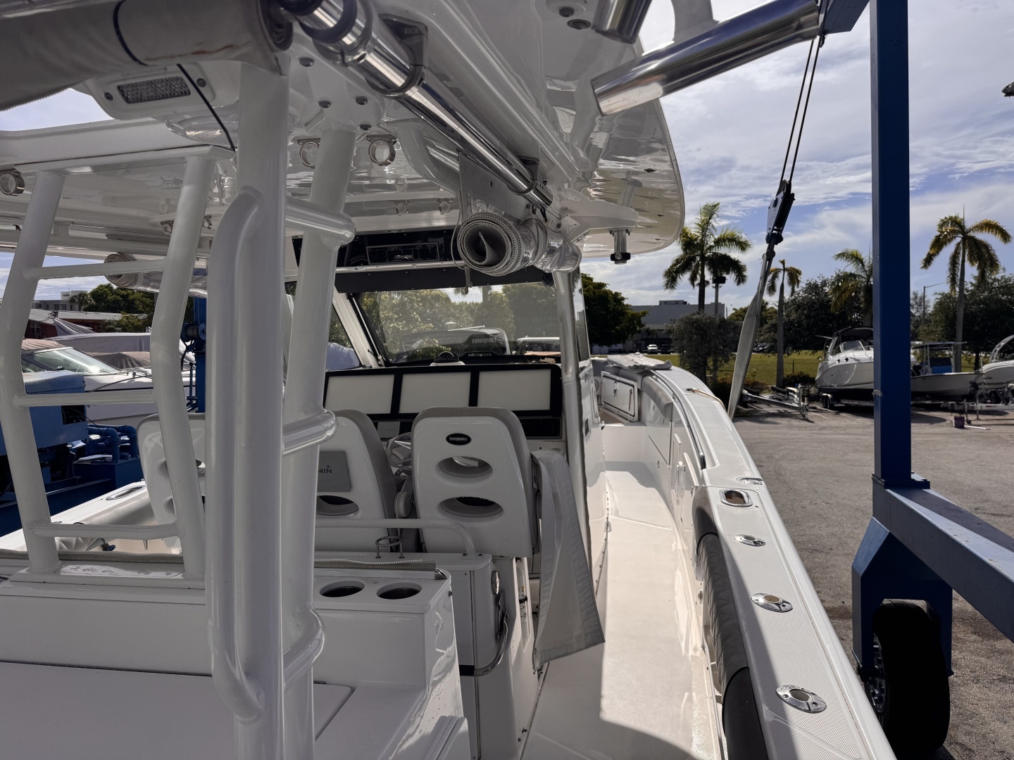 Everglades 435 CC Yacht For Sale