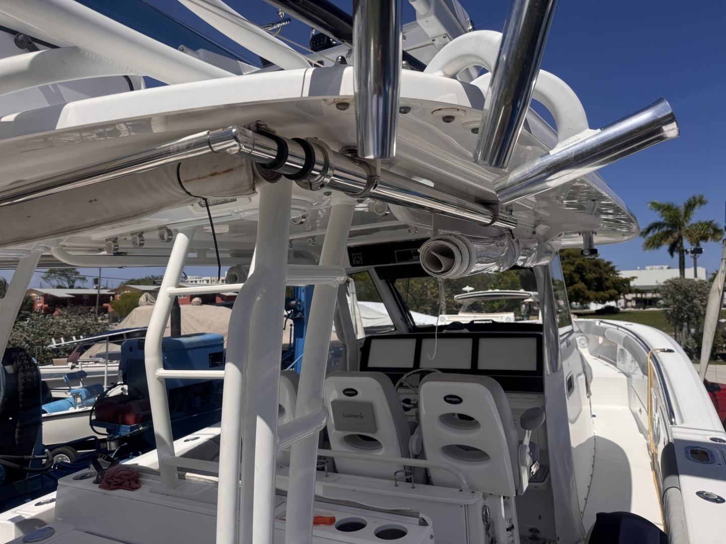 Everglades 435 CC Yacht For Sale