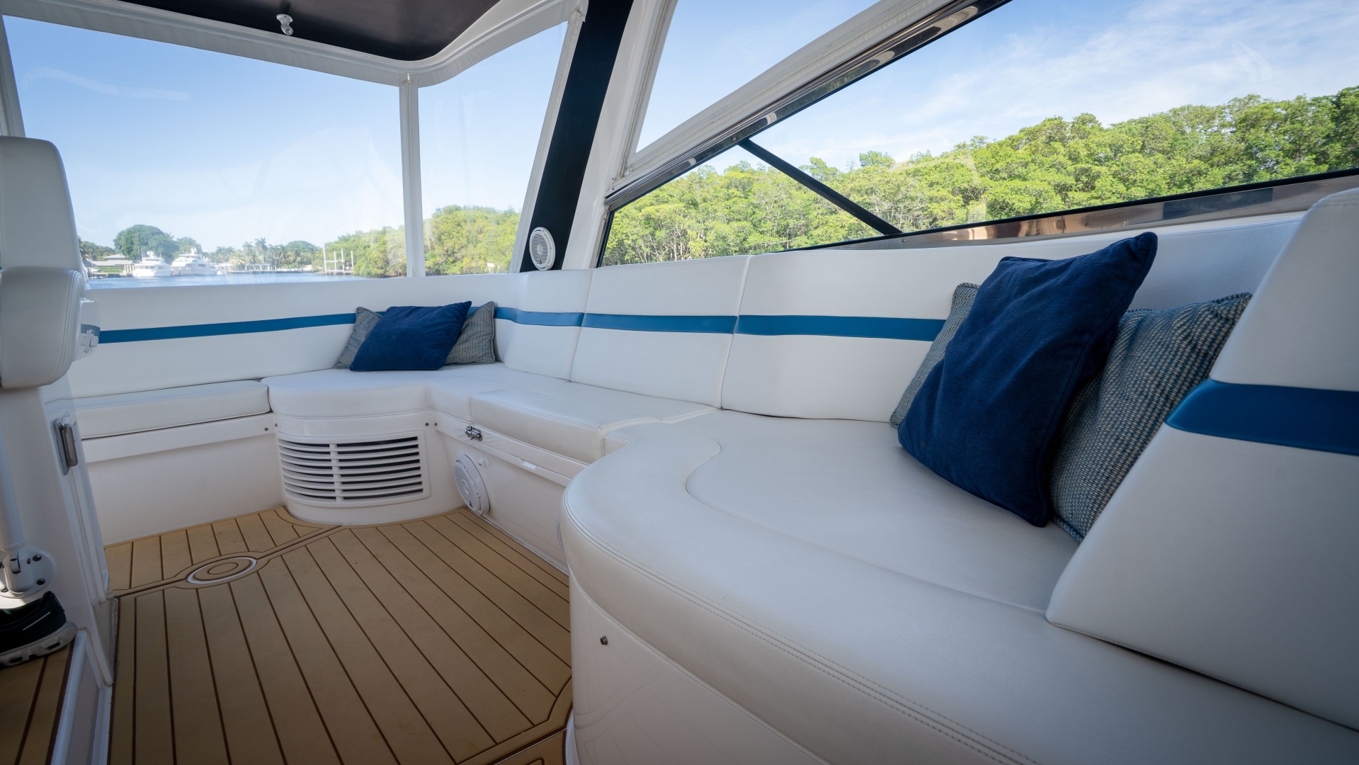 Intrepid 475 Sport Yacht — Damn Lucky - Photo 15