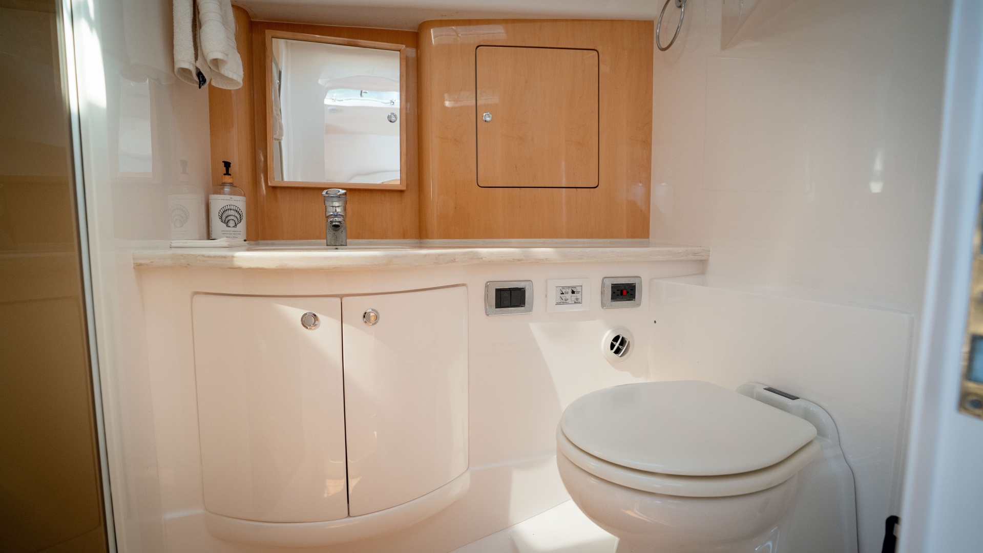 Intrepid 475 Sport Yacht — Damn Lucky - Photo 26