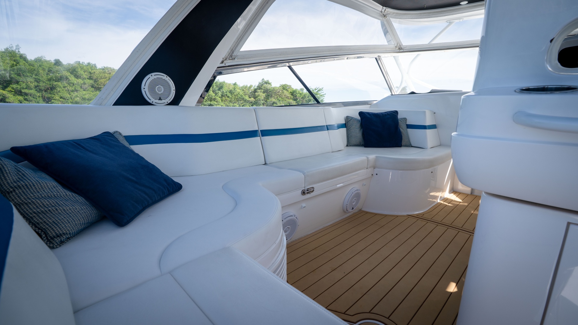 Intrepid 475 Sport Yacht — Damn Lucky - Photo 14
