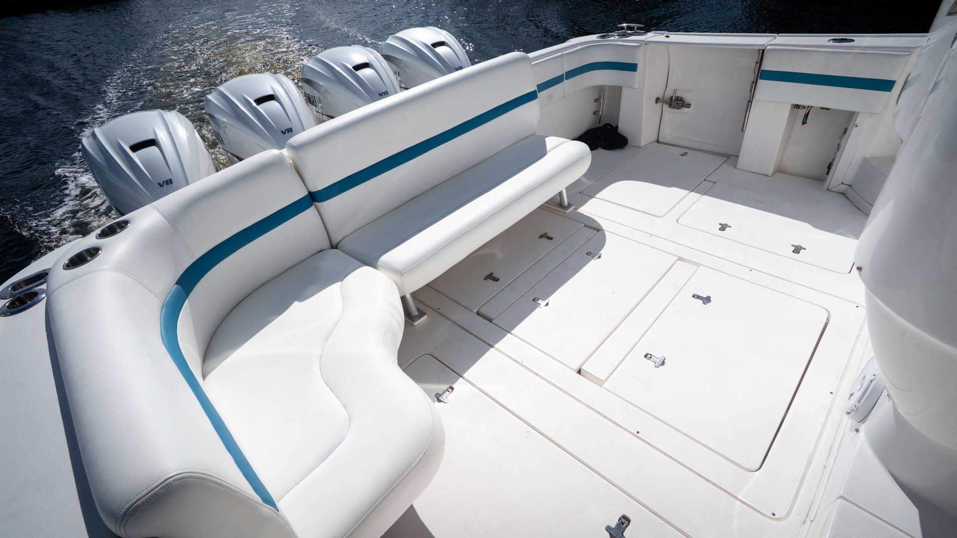 Intrepid 475 Sport Yacht — Damn Lucky - Photo 8